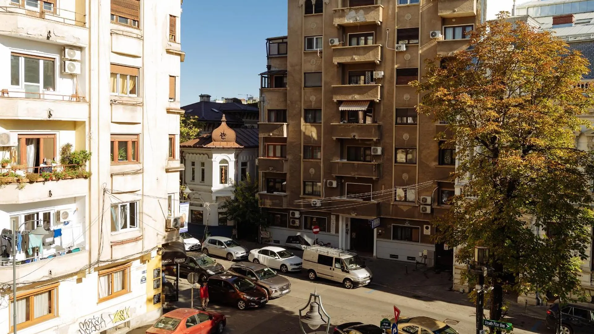 Nomad Studio In The City Center Bukarest
